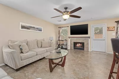 78 N Walden Elms Circle, The Woodlands, TX 77382 - Photo 5