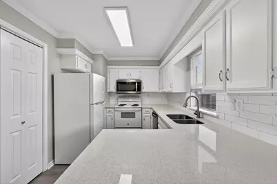 1221 Cedar Post Lane #3B, Houston, TX 77055 - Photo 9