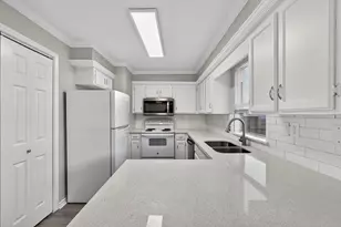 1221 Cedar Post Ln, Houston, TX 77055 - Photo 9