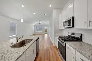 1233 Sacred Lgt Ln, La Marque, TX 77568 - Photo 3