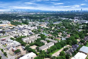 1739 French Village Dr, Houston, TX 77055 - Photo 39