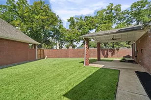 34 Grants Lake Cir, Sugar Land, TX 77479 - Photo 3