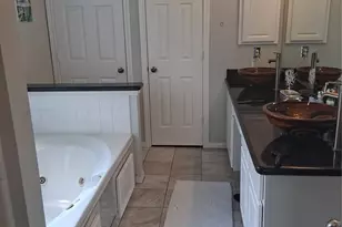 7915 Wolfield Ln, Houston, TX 77071 - Photo 11