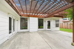 7915 Wolfield Ln, Houston, TX 77071 - Photo 17