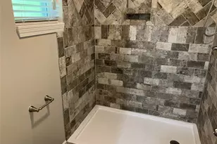304 S Shadowbend Ave, Friendswood, TX 77546 - Photo 27