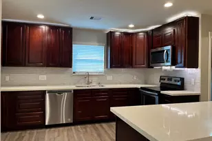 304 S Shadowbend Ave, Friendswood, TX 77546 - Photo 11