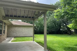 304 S Shadowbend Ave, Friendswood, TX 77546 - Photo 37