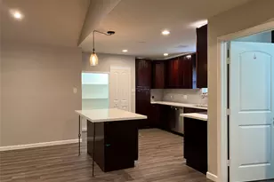 304 S Shadowbend Ave, Friendswood, TX 77546 - Photo 9