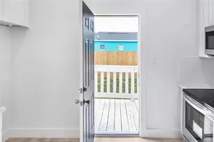 702 40th St, Galveston, TX 77550 - Photo 11