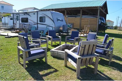 122 Ocean Breeze Drive, Crystal Beach, TX 77650 - Photo 7