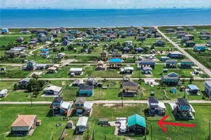 122 Ocean Breeze Dr, Crystal Beach, TX 77650 - Photo 1