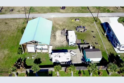 122 Ocean Breeze Drive, Crystal Beach, TX 77650 - Photo 5