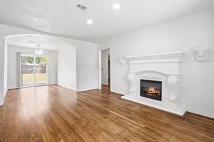 6630 Maybank Dr, Houston, TX 77055 - Photo 13