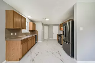 2663 Royal Blue Dr, Houston, TX 77088 - Photo 9