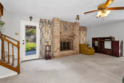 6606 Castle Lane Drive, Houston, TX 77066 - Photo 9