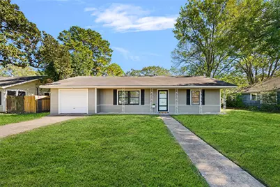 706 Avenue I, El Campo, TX 77437 - Photo 1