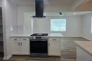 5102 Avenue L, Galveston, TX 77551 - Photo 9