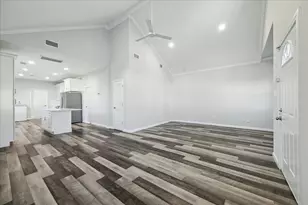202 E 34th St, Houston, TX 77018 - Photo 5