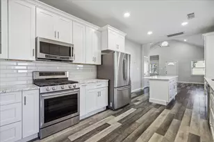 202 E 34th St, Houston, TX 77018 - Photo 7