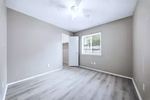 7502 Addicks Clodine Rd, Houston, TX 77083 - Photo 17
