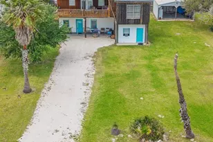 107 Missy St, Port O'Connor, TX 77982 - Photo 3