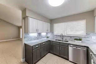 21022 Waymare Ln, Spring, TX 77388 - Photo 3