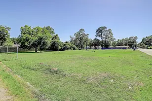 1410 Bragg St, Houston, TX 77009 - Photo 1