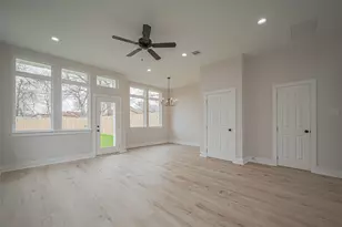 918 St Clair St, Houston, TX 77088 - Photo 7