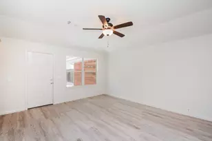 4707 Markham Woods Ct, Houston, TX 77345 - Photo 7
