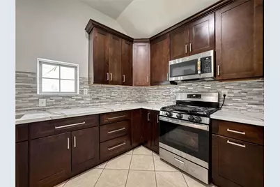 1060 County Road 5021, Cleveland, TX 77327 - Photo 7