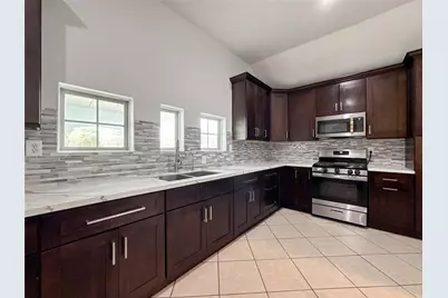 1060 County Road 5021, Cleveland, TX 77327 - Photo 9