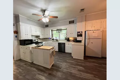 1107 E Lamar Street, Palestine, TX 75801 - Photo 11