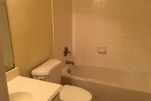 12811 Kingston Point Ln, Houston, TX 77047 - Photo 5
