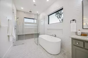 431 W 30th St, Houston, TX 77018 - Photo 17