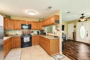 619 S Wilson St, Brazoria, TX 77422 - Photo 17