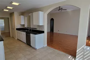 16306 April Ridge Dr, Houston, TX 77083 - Photo 11