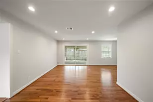 9779 Westview Dr, Houston, TX 77055 - Photo 13