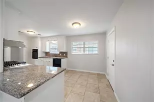 9779 Westview Dr, Houston, TX 77055 - Photo 9