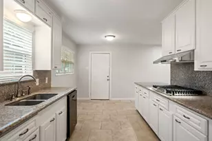 9779 Westview Dr, Houston, TX 77055 - Photo 7