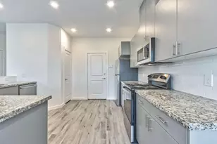 13313 Tetris Dr, Houston, TX 77048 - Photo 7