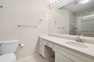 11711 Memorial Dr, Houston, TX 77024 - Photo 15