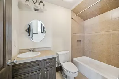 4820 Linden Street, Bellaire, TX 77401 - Photo 41