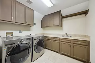 4820 Linden St, Bellaire, TX 77401 - Photo 43