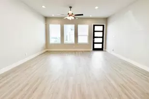 9007 Lonestar Creekbend Ln, Houston, TX 77080 - Photo 11