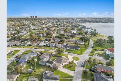 1310 Bayou Shore Drive, Galveston, TX 77551 - Photo 41