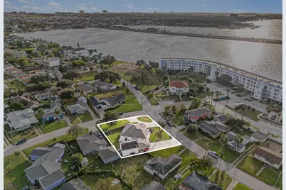 1310 Bayou Shore Drive, Galveston, TX 77551 - Photo 1