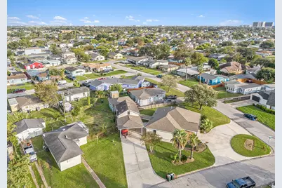 1310 Bayou Shore Drive, Galveston, TX 77551 - Photo 47