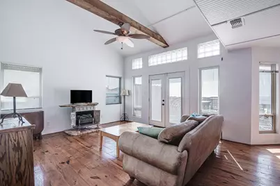 140 Ocean View Drive, Crystal Beach, TX 77650 - Photo 17