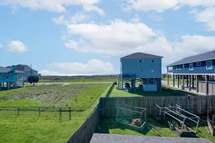 140 Ocean View Dr, Crystal Beach, TX 77650 - Photo 5