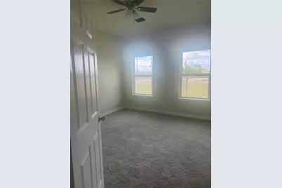 8215 La Porte Road, Houston, TX 77012 - Photo 9